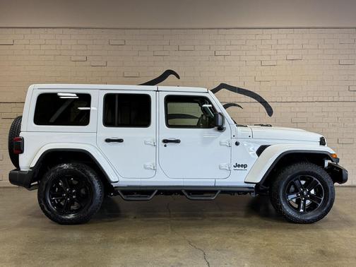 2023 Jeep Wrangler 4-Door Sahara Altitude