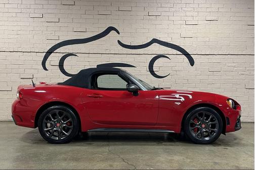 2019 FIAT 124 Spider Base