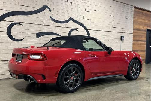 2019 FIAT 124 Spider Base