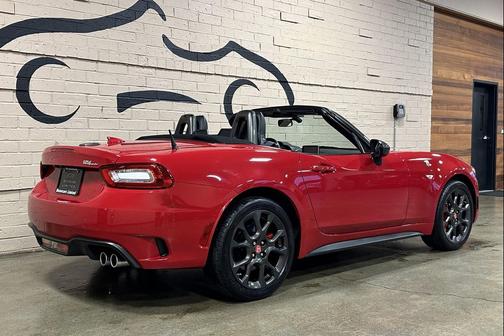 2019 FIAT 124 Spider Base