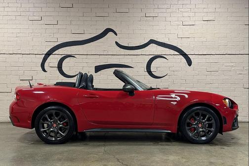 2019 FIAT 124 Spider Base