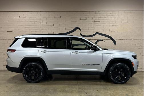 Silver Zynith 2023 Jeep Grand Cherokee L Limited