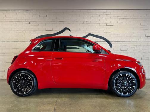 2024 FIAT 500e INSPI(RED) FWD