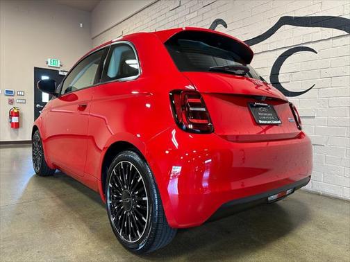 2024 FIAT 500e INSPI(RED) FWD
