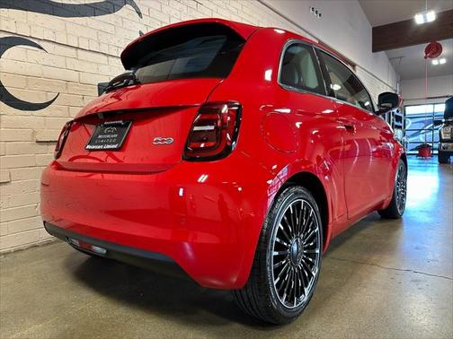 2024 FIAT 500e INSPI(RED) FWD