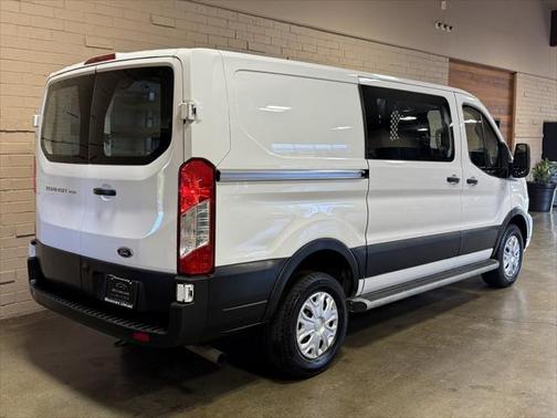 2022 Ford Transit-250 Base