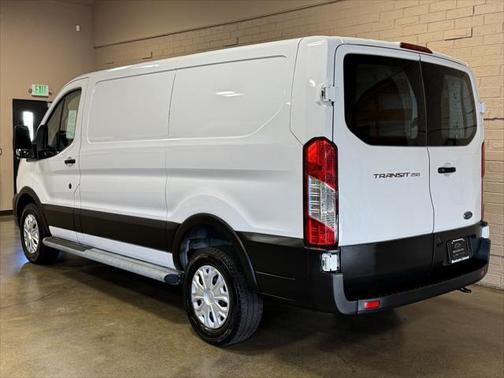 2022 Ford Transit-250 Base