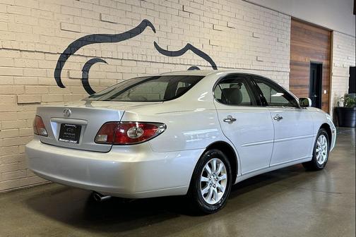 Beige 2002 Lexus ES 300 Base