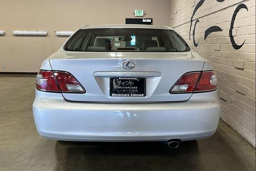 Beige 2002 Lexus ES 300 Base