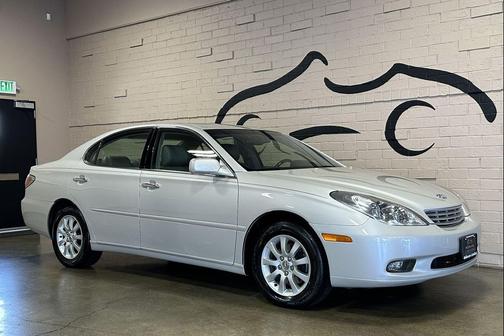 Beige 2002 Lexus ES 300 Base