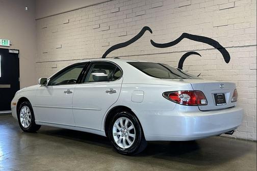 Beige 2002 Lexus ES 300 Base