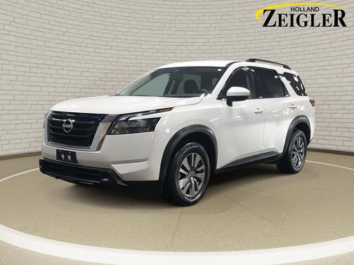 2025 Nissan Pathfinder SV 4WD