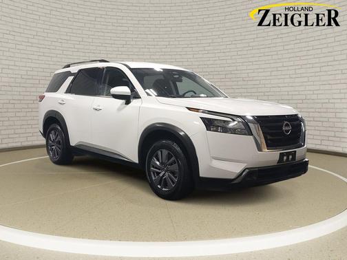 2025 Nissan Pathfinder SV 4WD