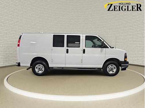 2023 GMC Savana 2500 Work Van