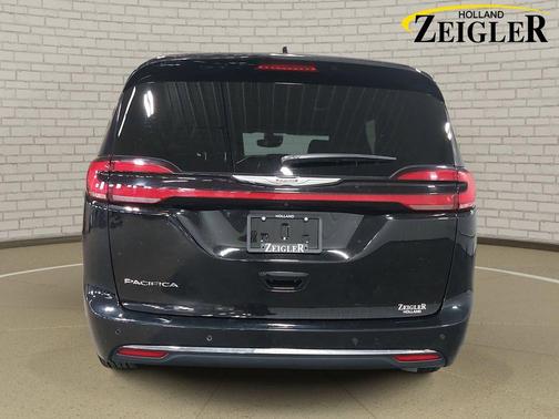 2025 Chrysler Pacifica L
