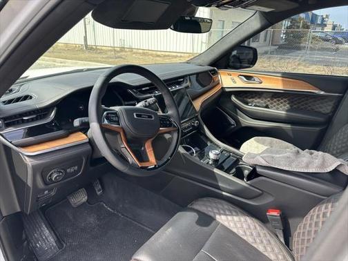 2023 Jeep Grand Cherokee L Summit Reserve