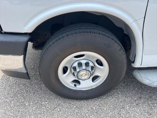 2023 Chevrolet Express 2500 RWD 2500 Regular Wheelbase WT