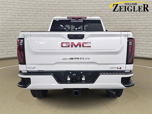2025 GMC Sierra 2500 AT4