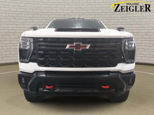Summit White 2024 Chevrolet Silverado 2500 4WD Crew Cab Standard Bed ZR2