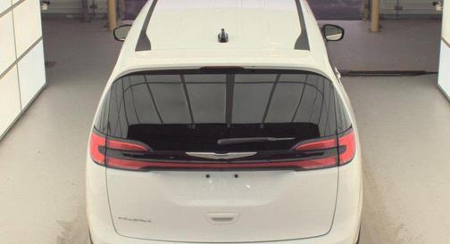 2025 Chrysler Pacifica L