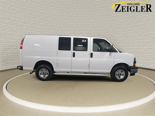 2023 GMC Savana 2500 Work Van