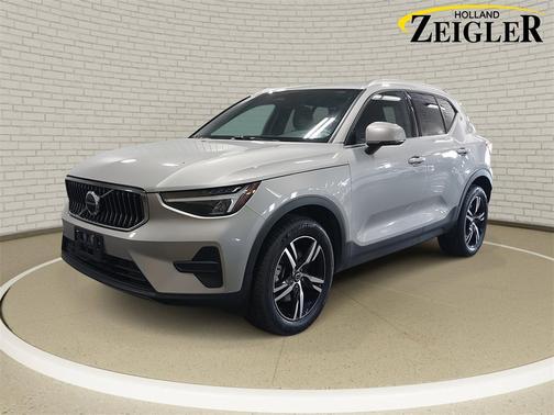 2024 Volvo XC40 B5 Core