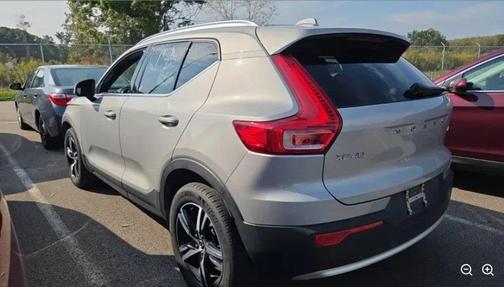 2024 Volvo XC40 B5 Core