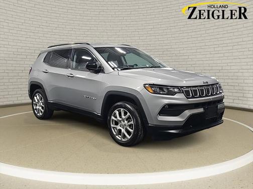 2022 Jeep Compass Latitude Lux