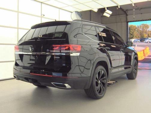 2022 Volkswagen Atlas 3.6L SE w/Technology