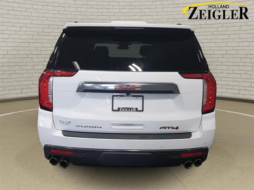 2023 GMC Yukon XL 4WD AT4