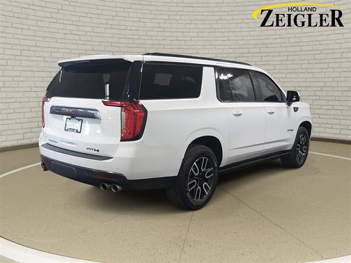 2023 GMC Yukon XL 4WD AT4