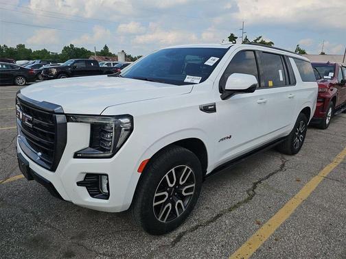 2023 GMC Yukon XL 4WD AT4
