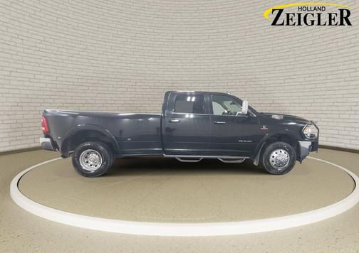 2019 RAM 3500 Laramie Crew Cab 4x4 8' Box