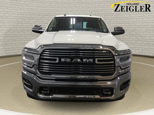 2019 RAM 2500 Laramie Crew Cab 4x4 6'4' Box