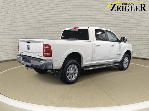 2019 RAM 2500 Laramie Crew Cab 4x4 6'4' Box