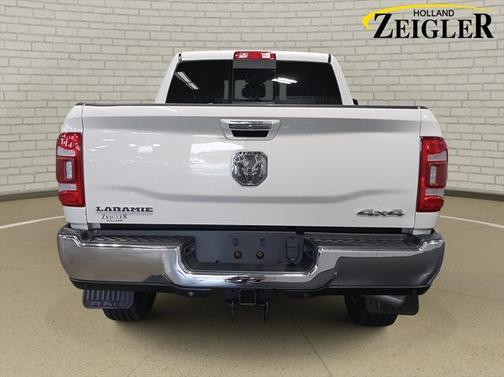 2019 RAM 2500 Laramie Crew Cab 4x4 6'4' Box