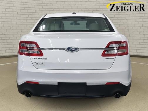 2018 Ford Taurus SE