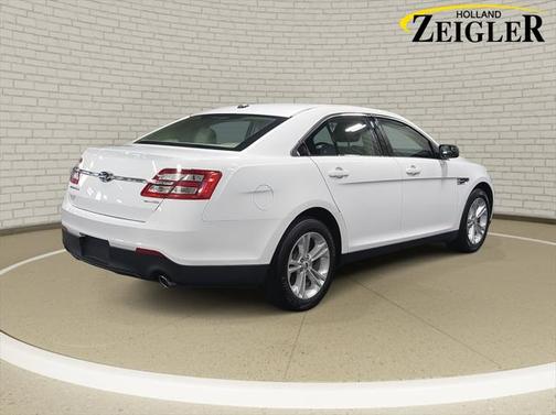 2018 Ford Taurus SE