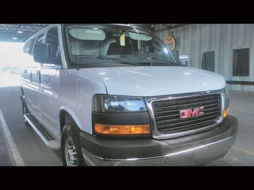 2023 GMC Savana 2500 Work Van
