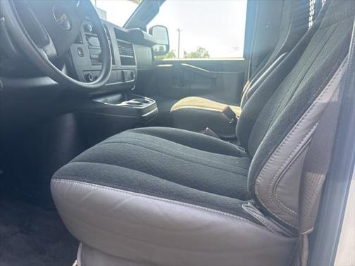 2023 GMC Savana 2500 Work Van