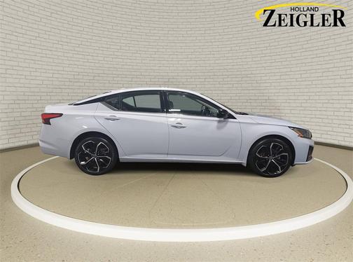 2025 Nissan Altima SR AWD