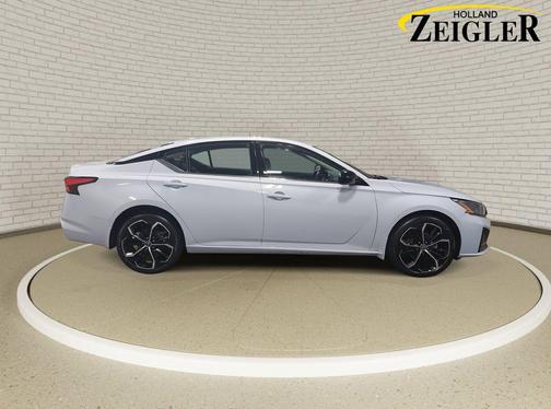 2025 Nissan Altima SR AWD