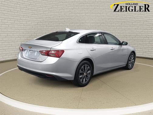 2022 Chevrolet Malibu FWD LT