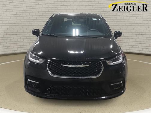 2025 Chrysler Pacifica L