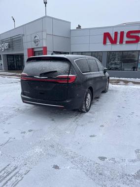 2025 Chrysler Pacifica L