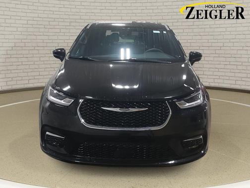 2025 Chrysler Pacifica L