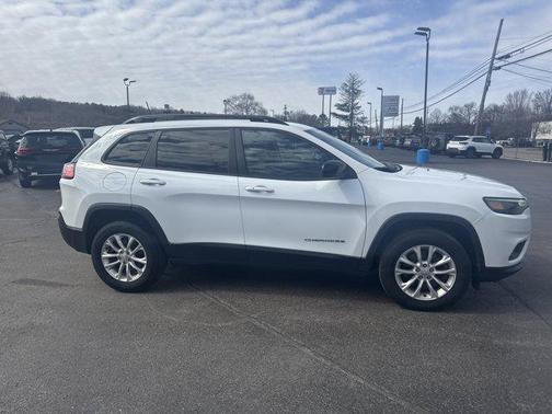 Bright White Clearcoat 2022 Jeep Cherokee Latitude Lux