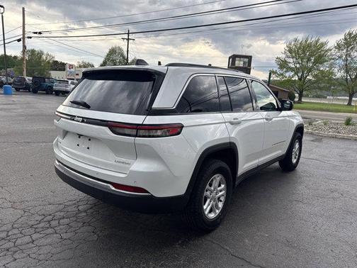 Bright White Clearcoat 2025 Jeep Grand Cherokee Laredo