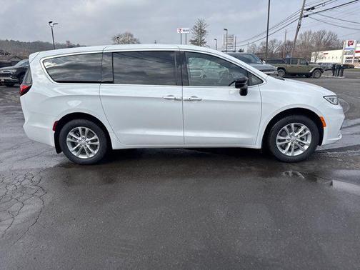 2026 Chrysler Pacifica L