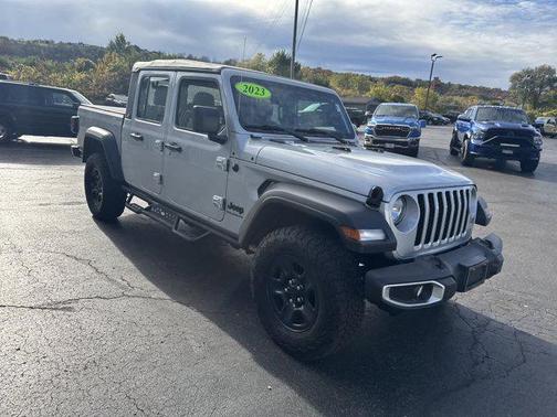 2023 Jeep Gladiator Sport